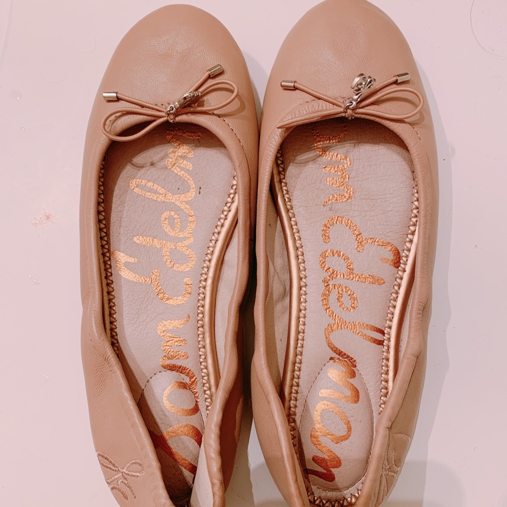 Flat shoes